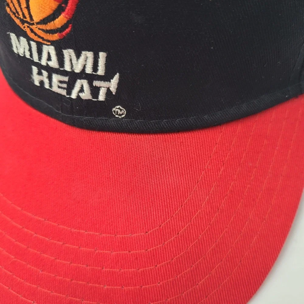 Vintage Youth Miami Heat Hat Snapback UII Black Red NBA Basketball 90s Logo Boys